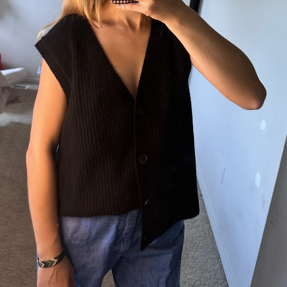 XL Cashmere Vest by Quince – 100% Mongolian Cashmere, Like New